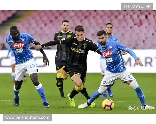 那不勒斯正式宣布与后防核心胡安赫苏斯完成一年续约稳定球队防线结构 那不勒斯正式宣布与后防核心胡安赫苏斯完成一年续约稳定球队防线结构